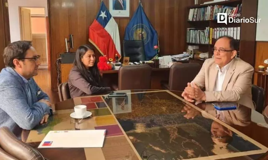 Bienes Nacionales Los Lagos entregó concesión de terreno fiscal a la Municipalidad de Osorno
