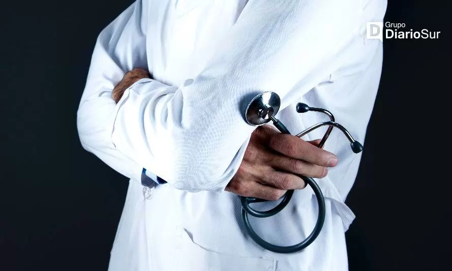 Médicos que emiten licencias falsas podrían perder su título profesional