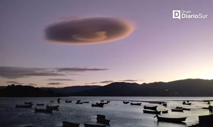 Curiosa nube se tomó el cielo de la costa y generó una ola de comentarios en Valdivia