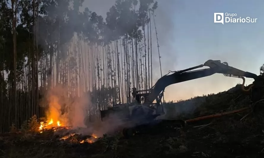 Investigan quema de maquinaria en dos sectores rurales de Osorno