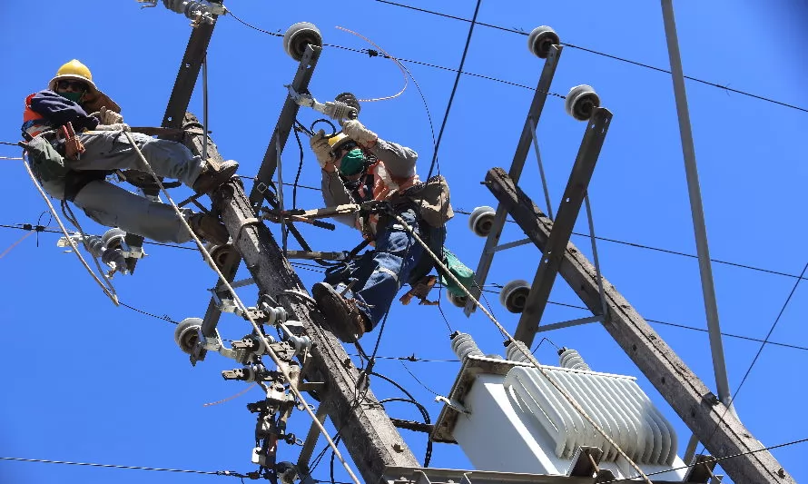 Saesa realizará trabajos para fortalecer red eléctrica en San Juan de la Costa