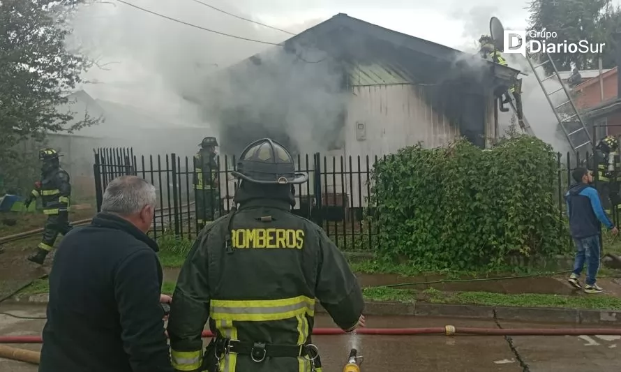 (VIDEO) Bomberos concurre a un incendio en Osorno