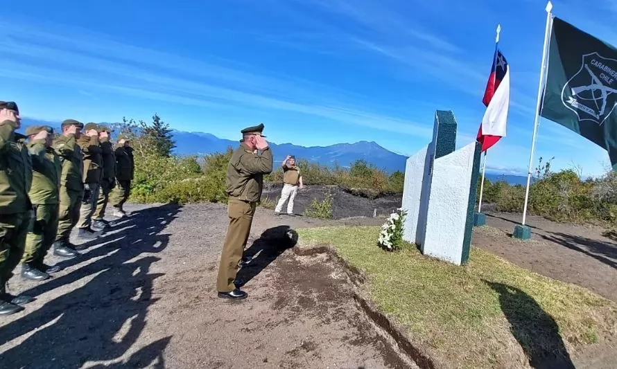 Carabineros rinde homenaje a mártires fallecidos en accidente del volcán Osorno