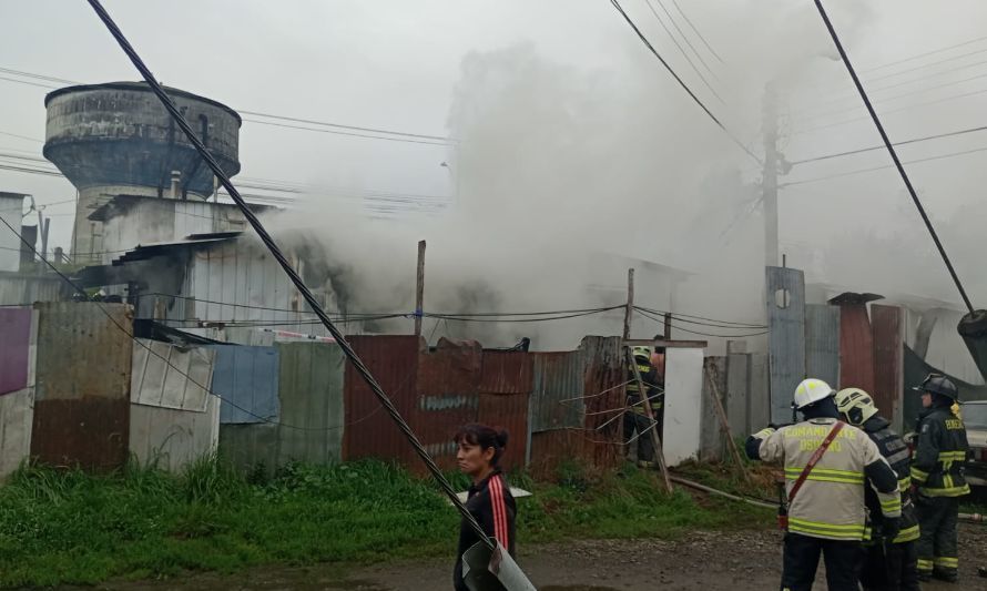 Incendio consumió dos viviendas en campamento de Osorno