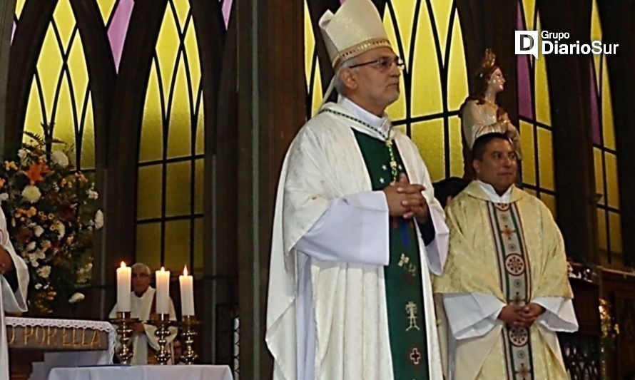 Madre interrumpió misa de despedida de obispo Concha en Osorno