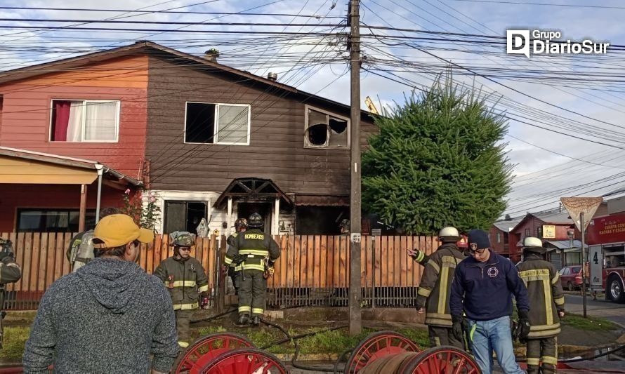 Dos lesionados en incendio de casa en sector Francke de Osorno