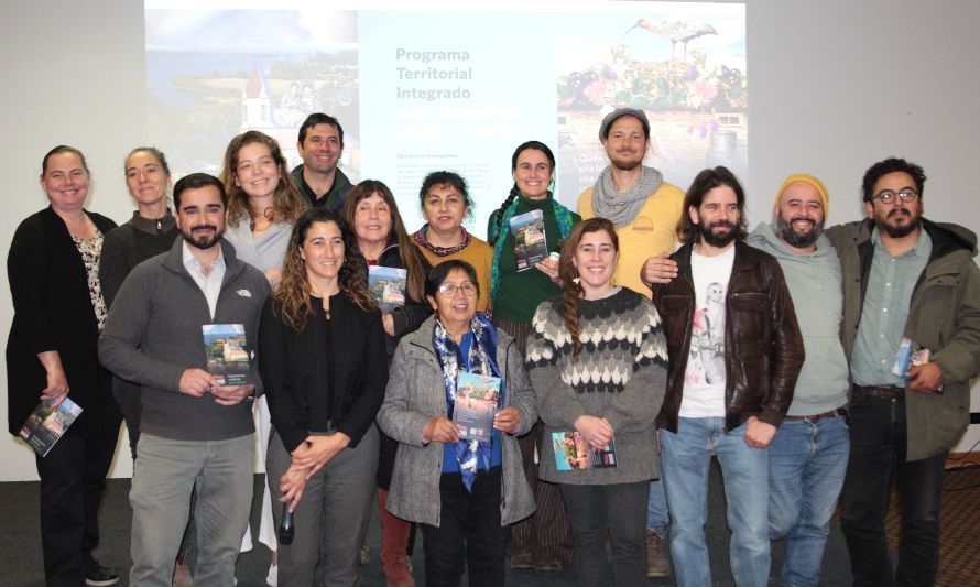 Capacitaciones y lanzamiento del catálogo turístico de Lago Llanquihue marcan "Jornada de Turismo Creativo"