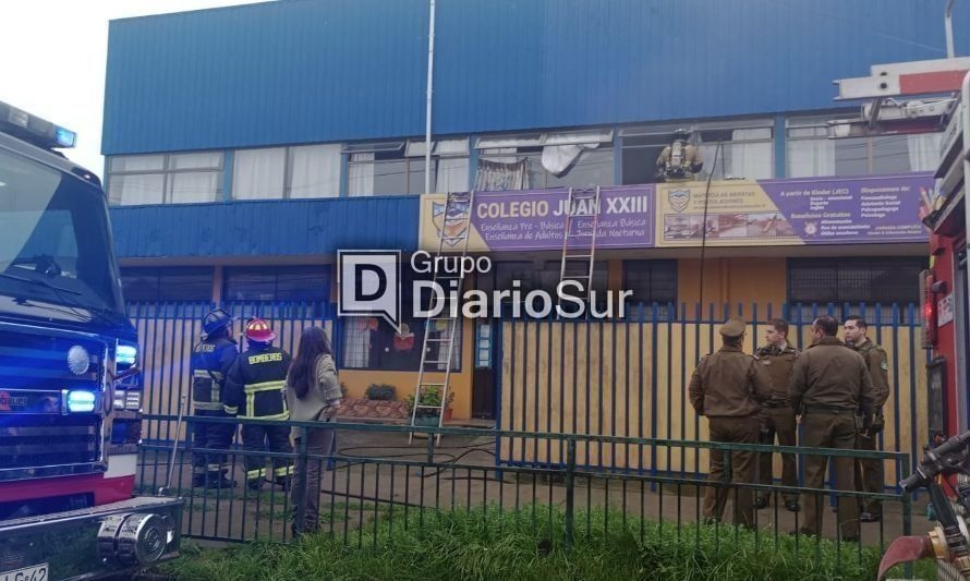 Principio de incendio obliga evacuación de colegio Juan XXIII en Osorno