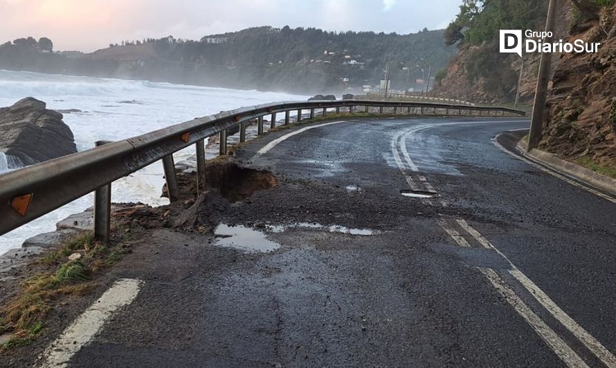 Preocupación genera socavón en ruta a Maicolpué en San Juan de la Costa