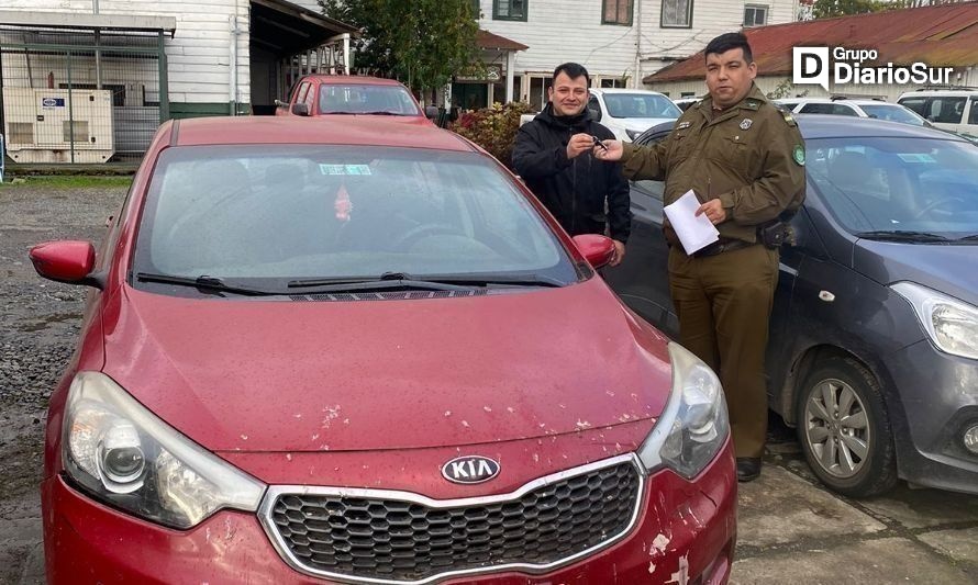 En Río Bueno recuperan auto que había sido robado en Osorno