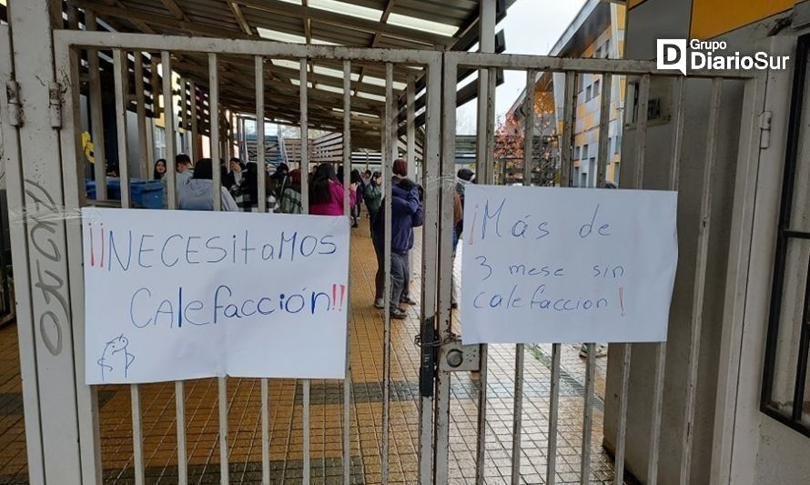 Apoderados del Liceo Rahue respaldan exigencias del alumnado por falta de calefacción