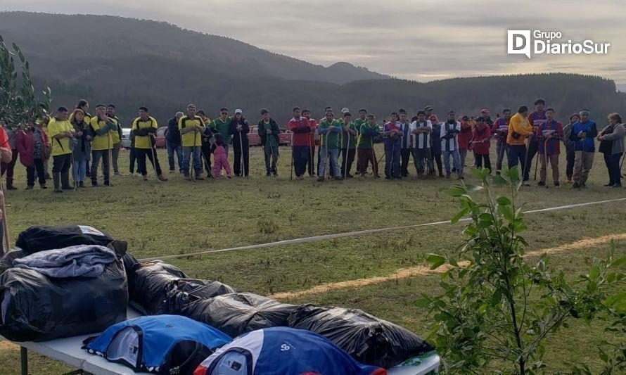 Inauguran campeonato de Palín en San Juan de la Costa