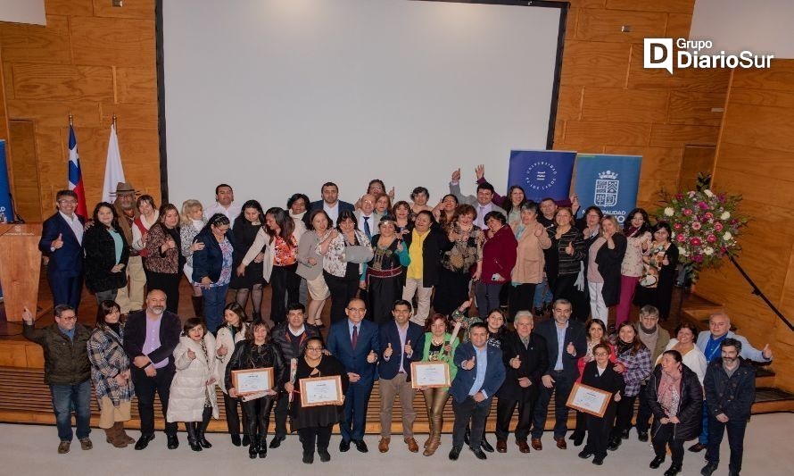 Dirigentes de Osorno se reciben de la Primera Academia Vecinal Universitaria 