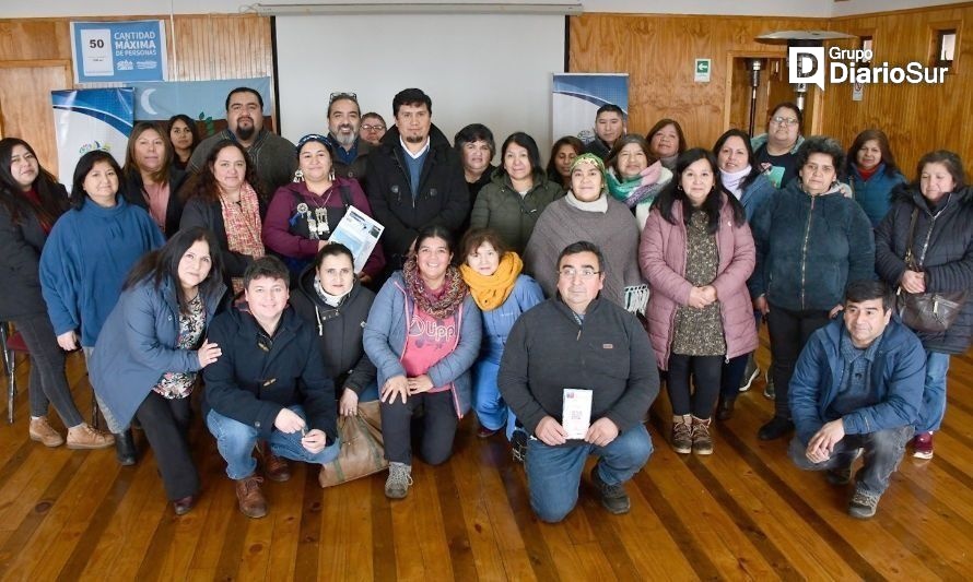 Firman escrituras para transferir 427 hectáreas a comunidad mapuche de la Región de Los Lagos