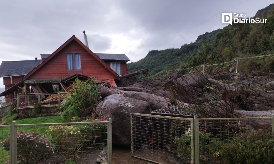 Puerto Montt: reportan remoción en masa en carretera austral 