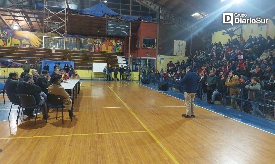 Movilización de apoderados del liceo Carmela Carvajal de Osorno continúa en suspenso 