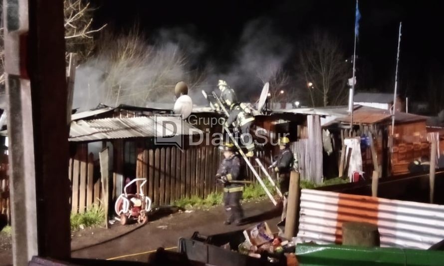 Incendio destruyó mediagua en campamento de Osorno