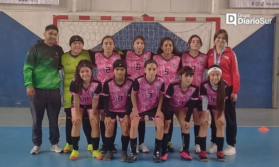 Liceo Carmela Carvajal quiere llegar a semifinales del futsal