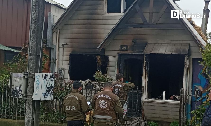 Incendio destruyó vivienda en Osorno y dejó una familia damnificada