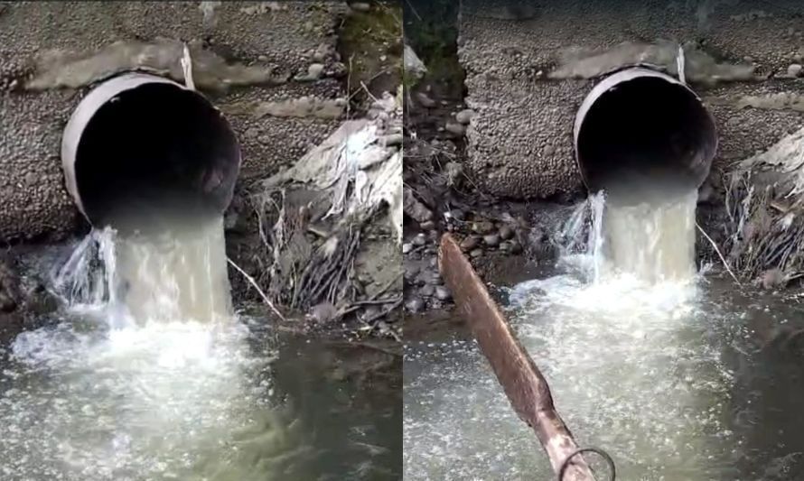 Abren investigación tras descargas de aguas servidas en río Rahue 