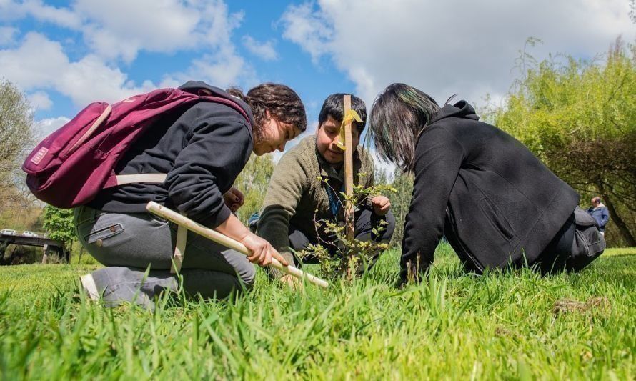 Convenio impulsará a jóvenes monitores ambientales en Osorno