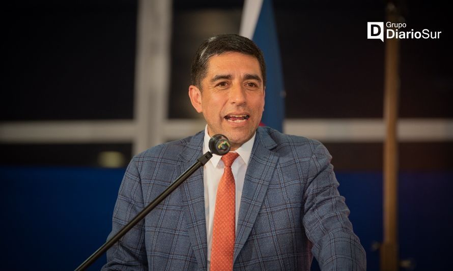 Diputado Barría realiza inédita cuenta pública en el Mercado Municipal de Osorno