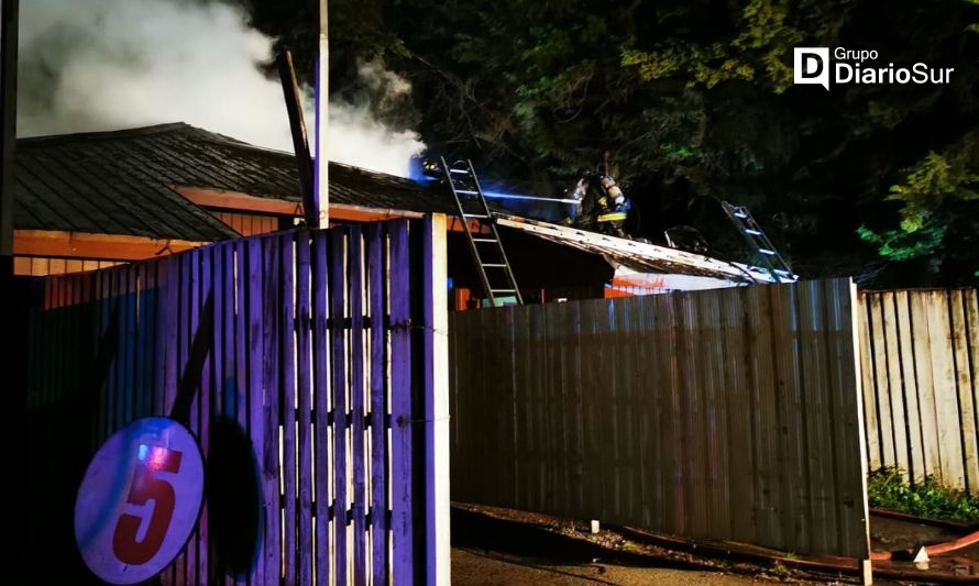 Incendio destruye tres cabañas en motel osornino
