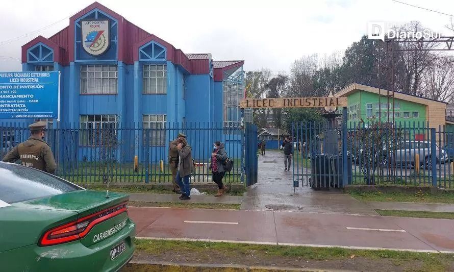 Aviso de bomba obliga a evacuar liceo osornino