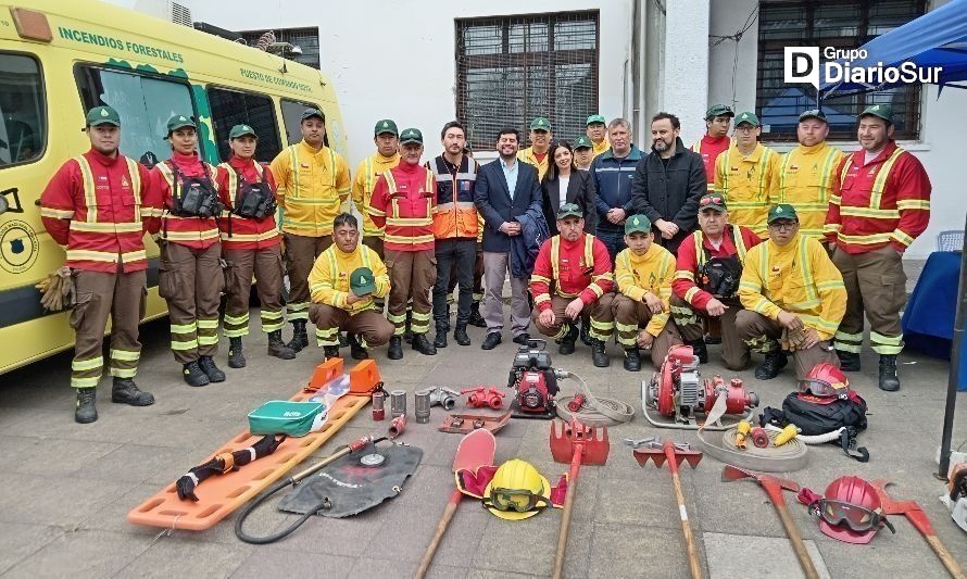 Tres helicópteros y 26 brigadistas tendrá Conaf Los Lagos para combatir incendios