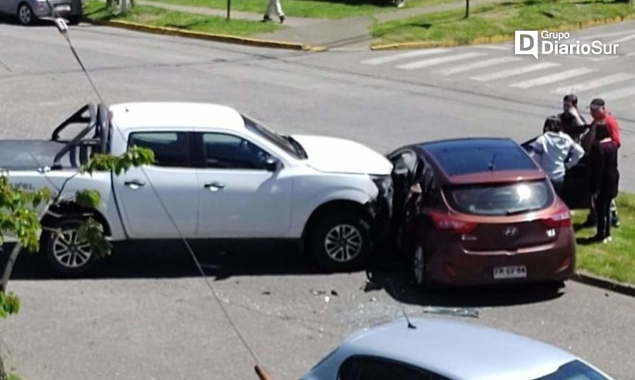 Colisión vehicular deja dos lesionados en Osorno