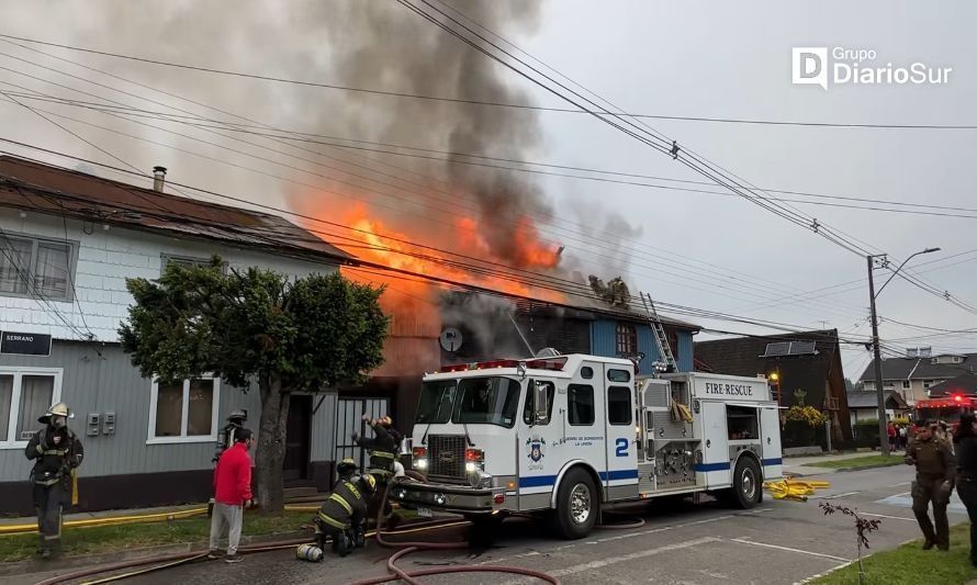 Incendio destruyó conocido restaurante en La Unión
