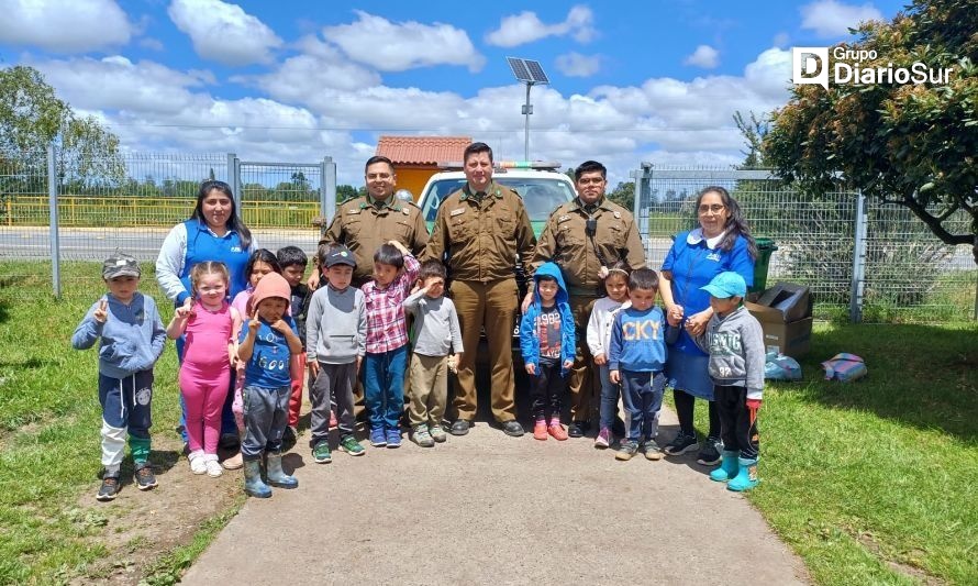 Carabineros de Cancura participan en actividades con niños de la provincia