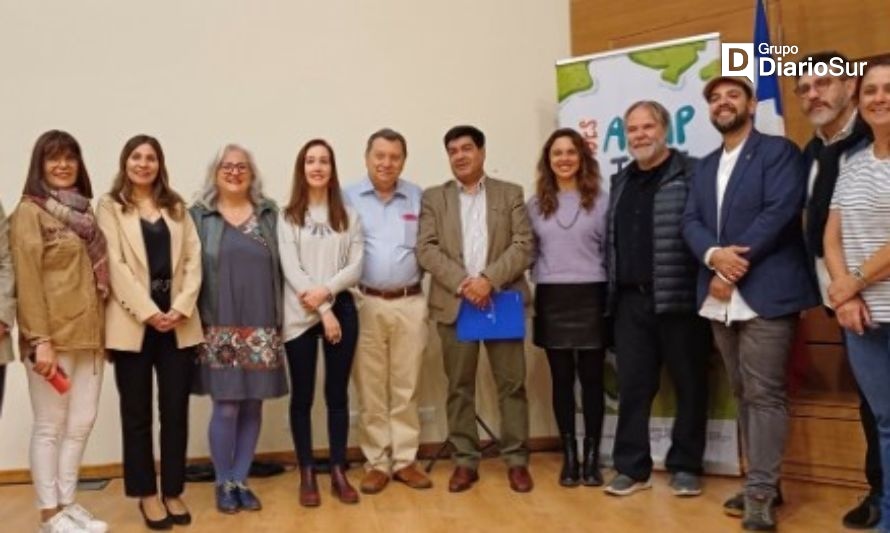 Con presentación de libro concluye coloquio internacional ULagos