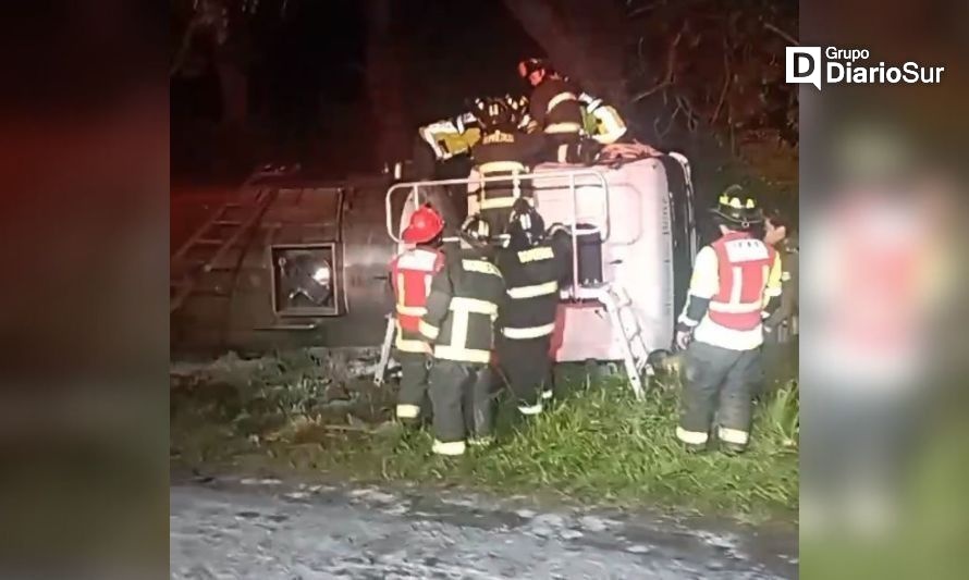 Camión lechero volcó en Ruta Osorno-Puerto Octay