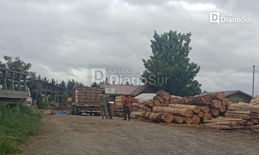 Trabajador muere aplastado por basas de madera en Osorno 