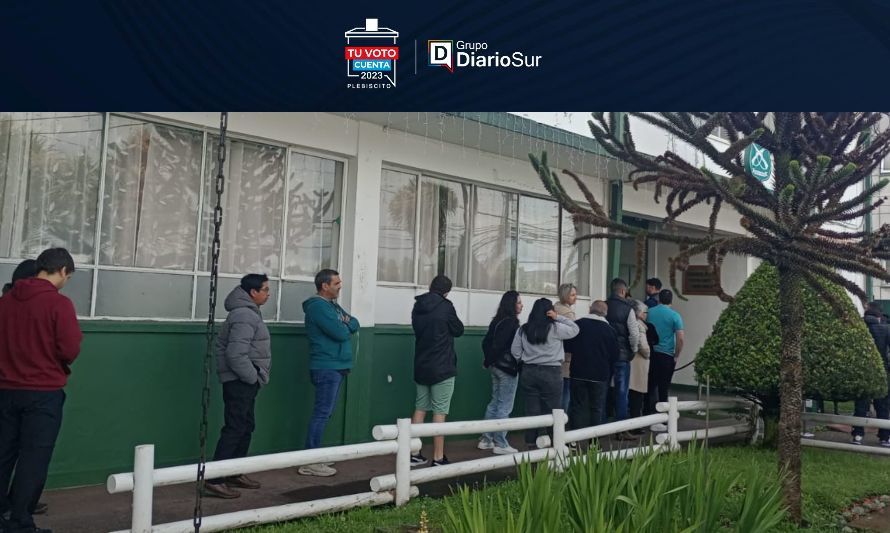 Filas para trámite excusatorio marcan inicio de jornada electoral en Osorno