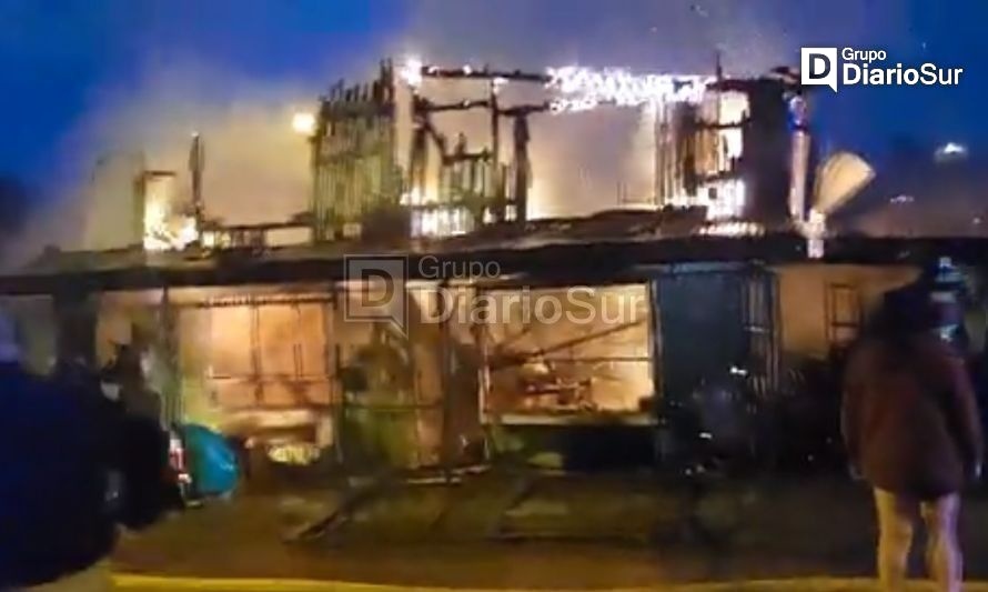 Cuatro casas destruidas y tres lesionados deja violento incendio en Osorno 
