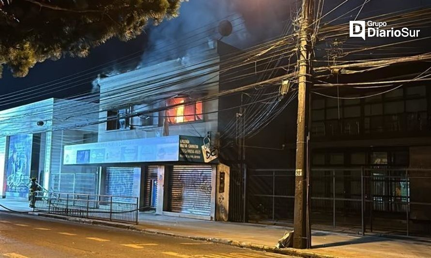 Reportan fuego de inmueble en centro de Osorno