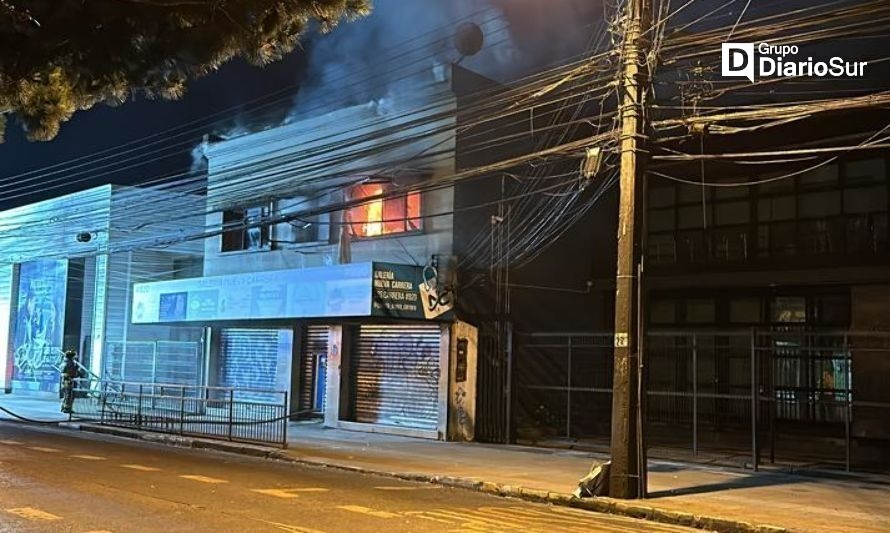 Labocar investiga incendio de local comercial de Los Carrera