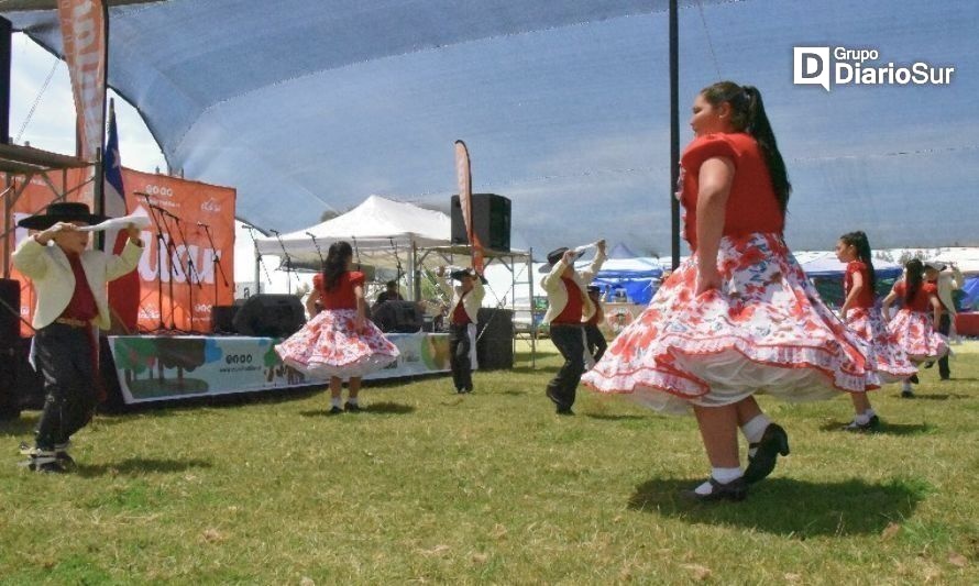 Circuito de fiestas costumbristas de Frutillar partió este domingo