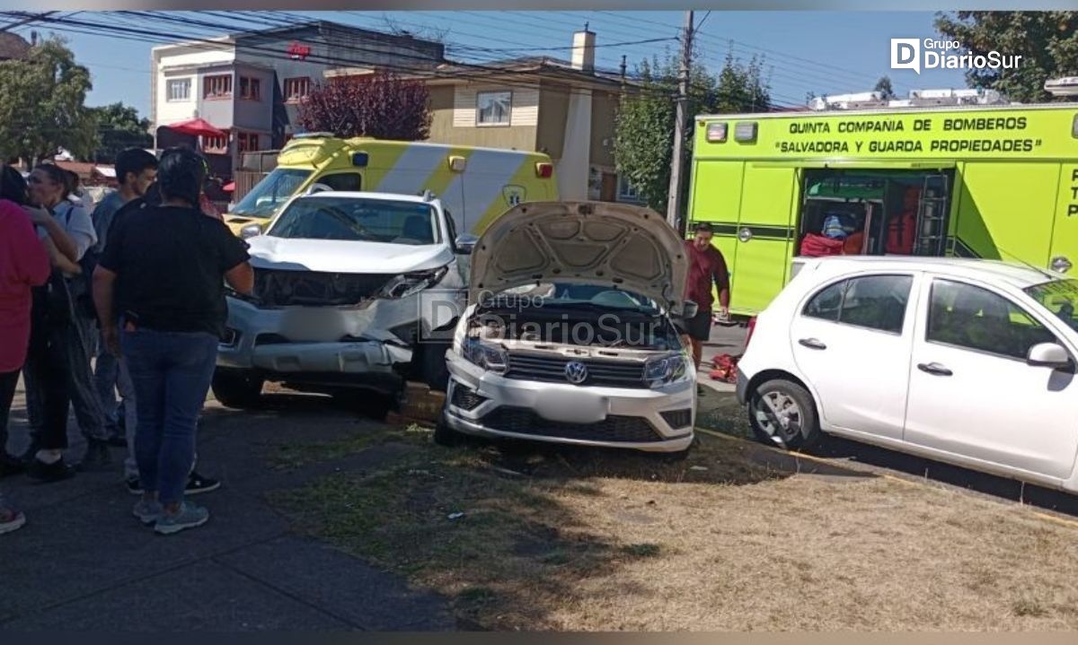 Reportan colisión vehicular en el centro de Osorno