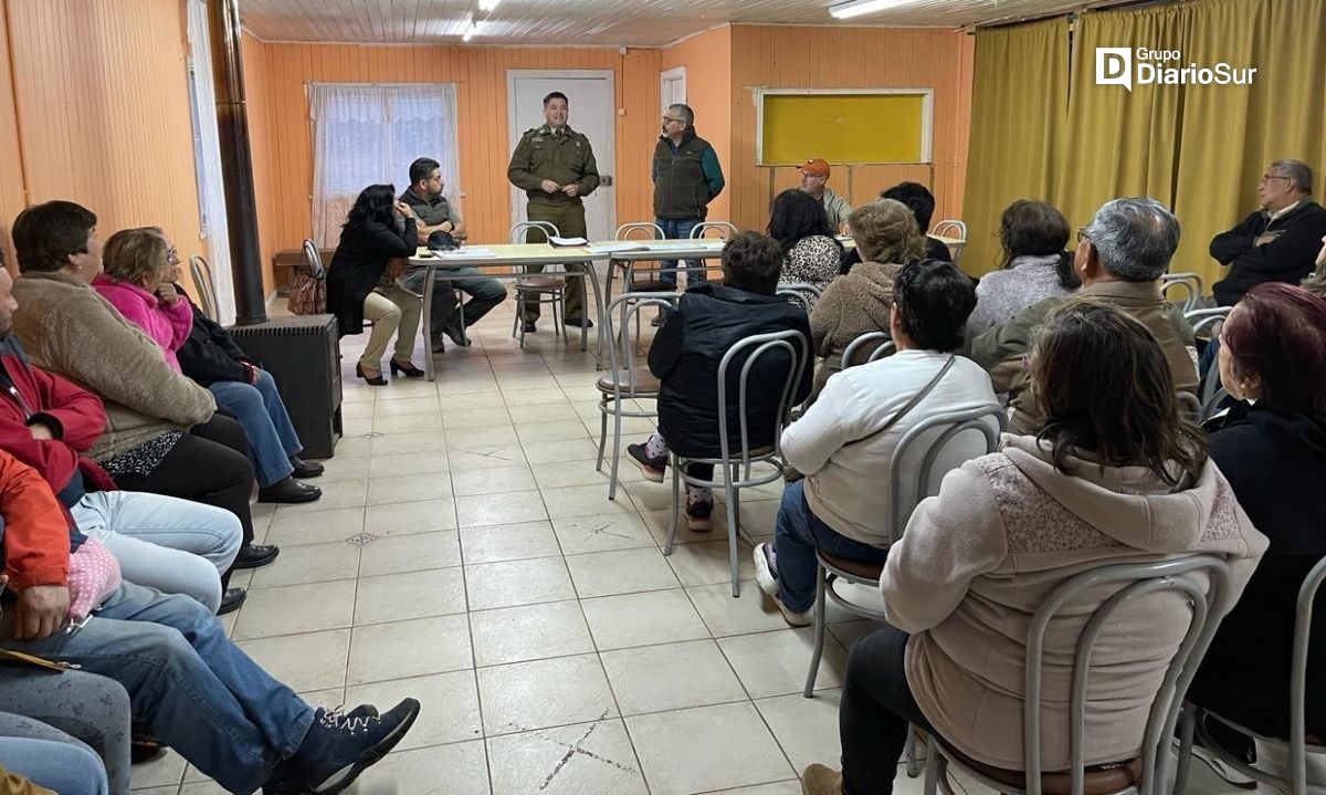 Carabineros informan a vecinos sobre prevención de delitos en Osorno