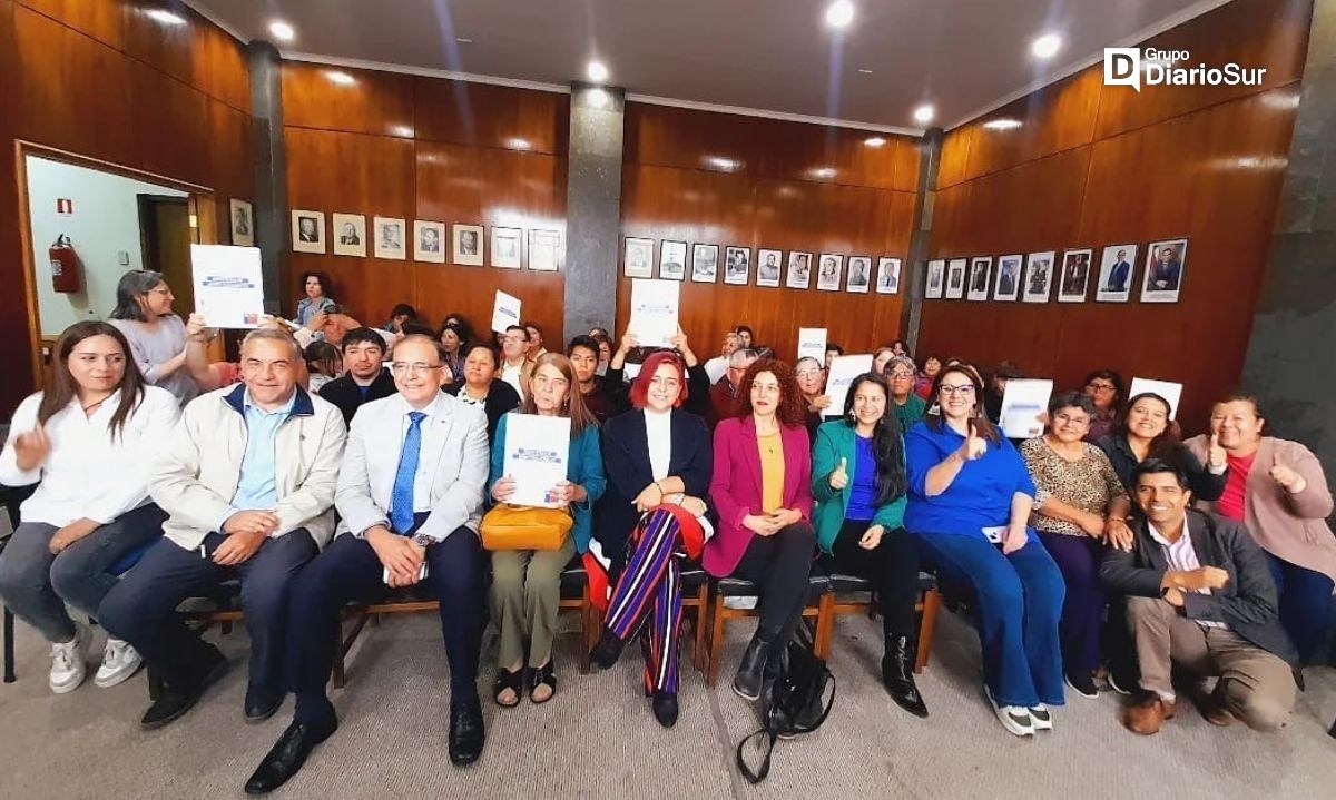 Bienes Nacionales entregó 20 títulos de dominio a mujeres de la Provincia de Osorno