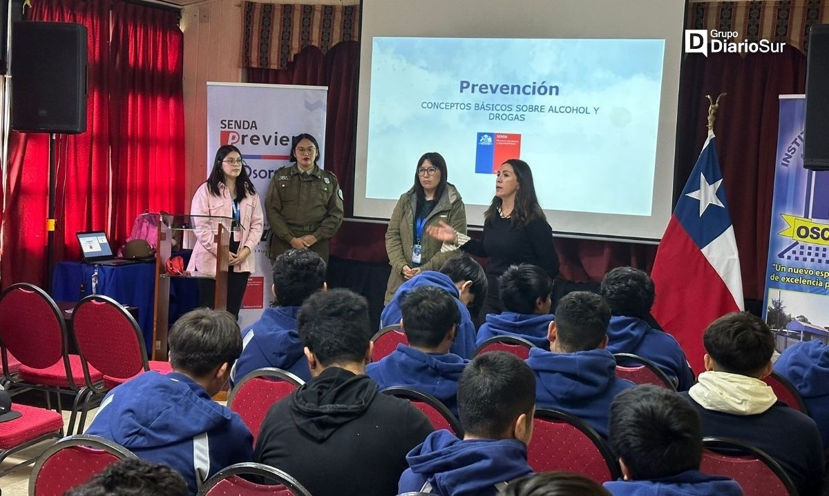 Carabineros de Osorno orientaron a estudiantes en prevención de sustancias peligrosas