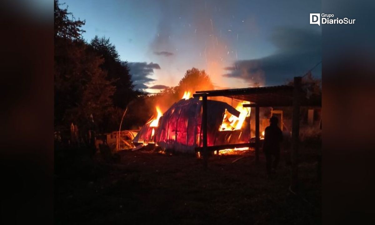 Adulto mayor perdió su hogar tras incendio en Osorno