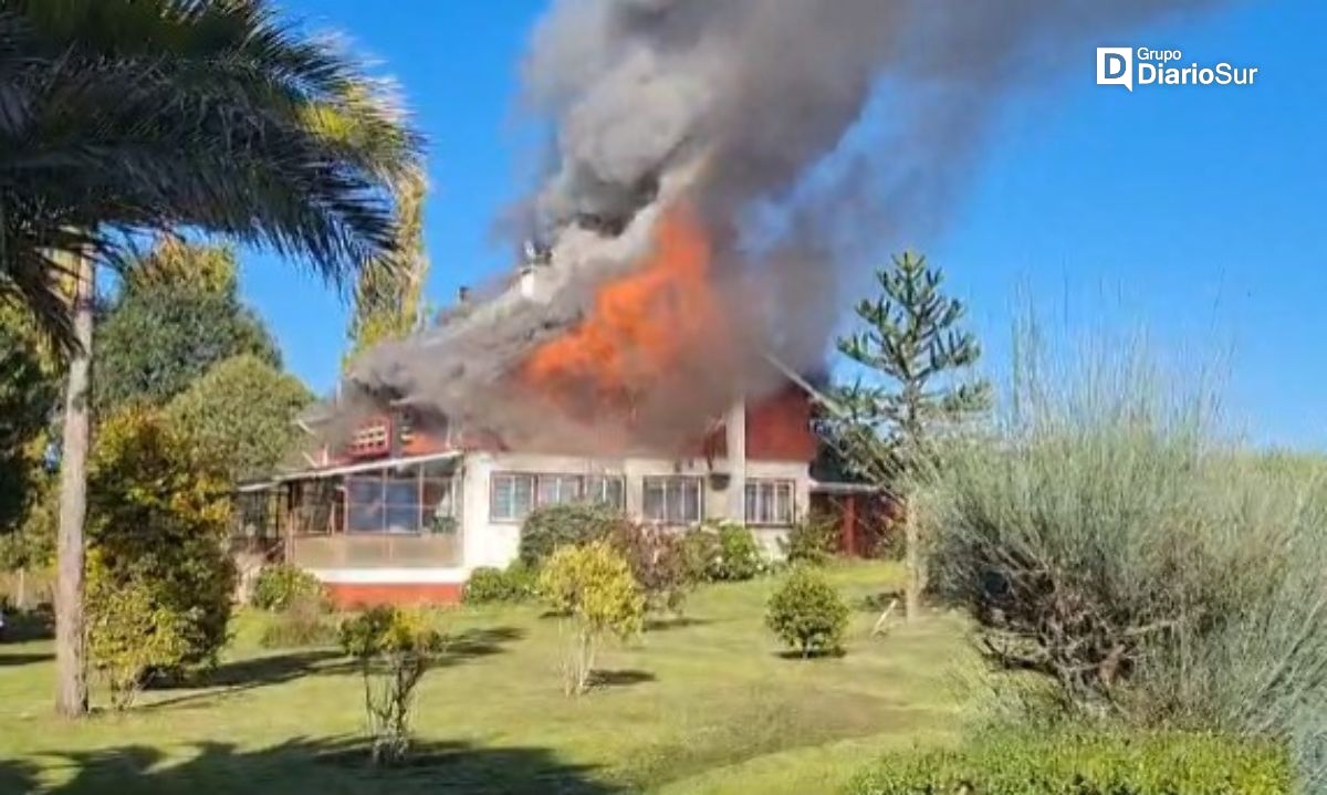 Reportan incendio en domicilio a las afueras de Osorno