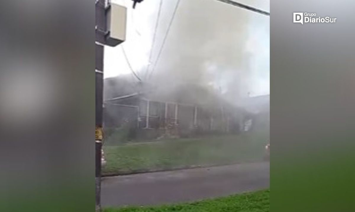 Incendio afecta a una casa en Osorno