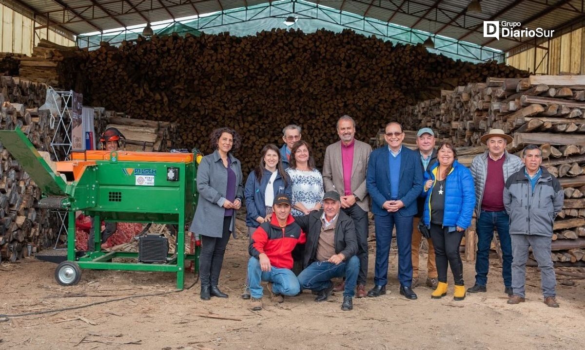 Entregan maquinaria en el marco del programa “Está buena tu leña seca” en Forrahue