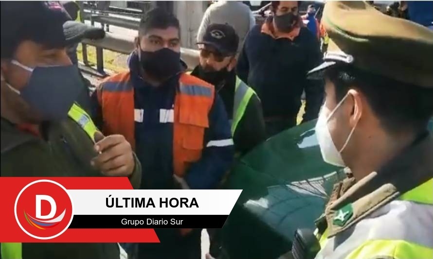 Impiden paso a carabineros que escoltaba camiones recolectores 