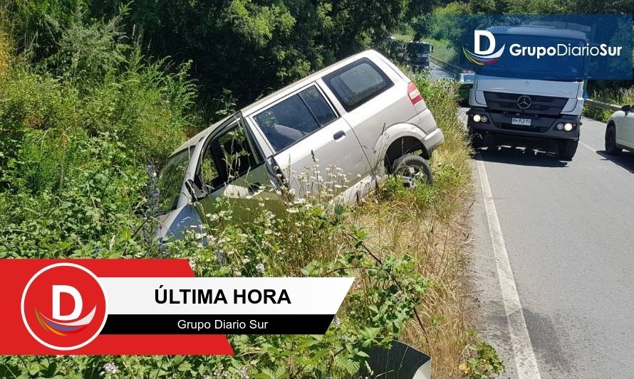 Una persona resultó lesionada luego que vehículo desbarrancara 